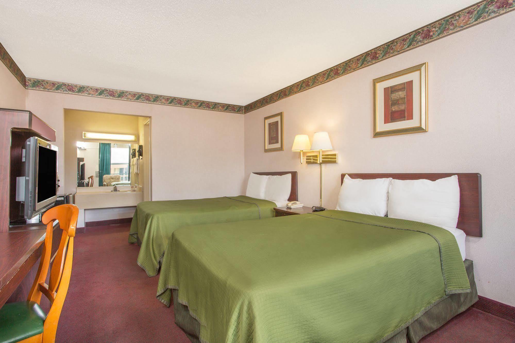 Knights Inn Roanoke Esterno foto