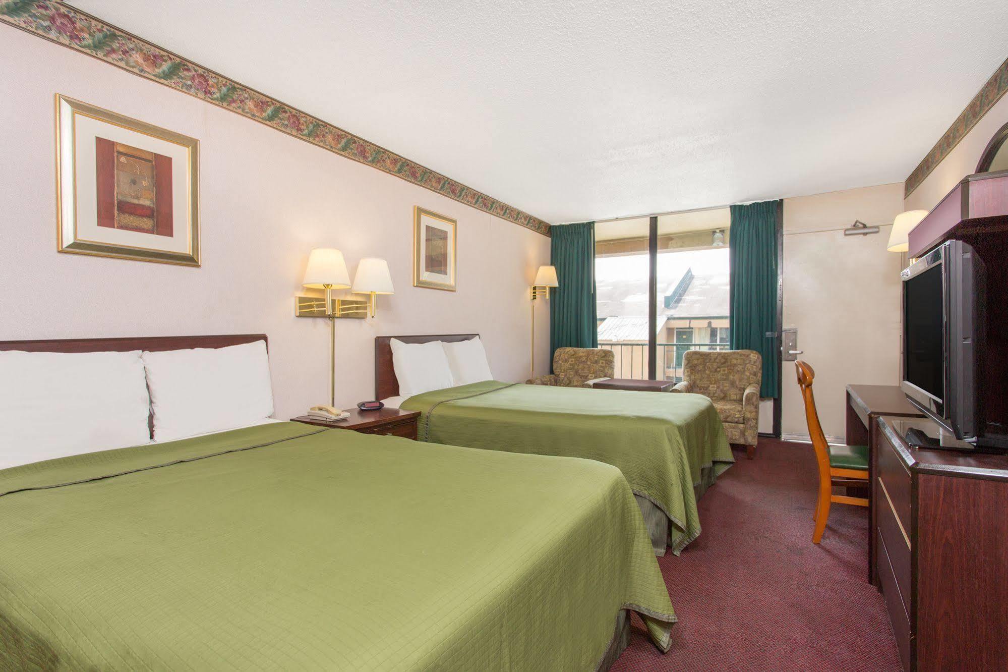 Knights Inn Roanoke Esterno foto