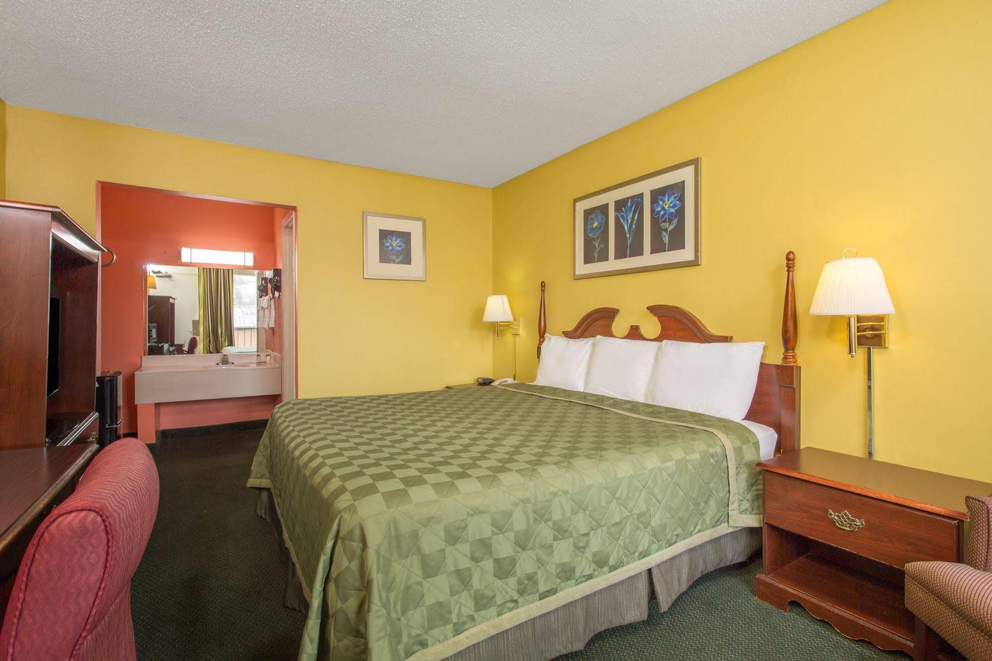 Knights Inn Roanoke Esterno foto