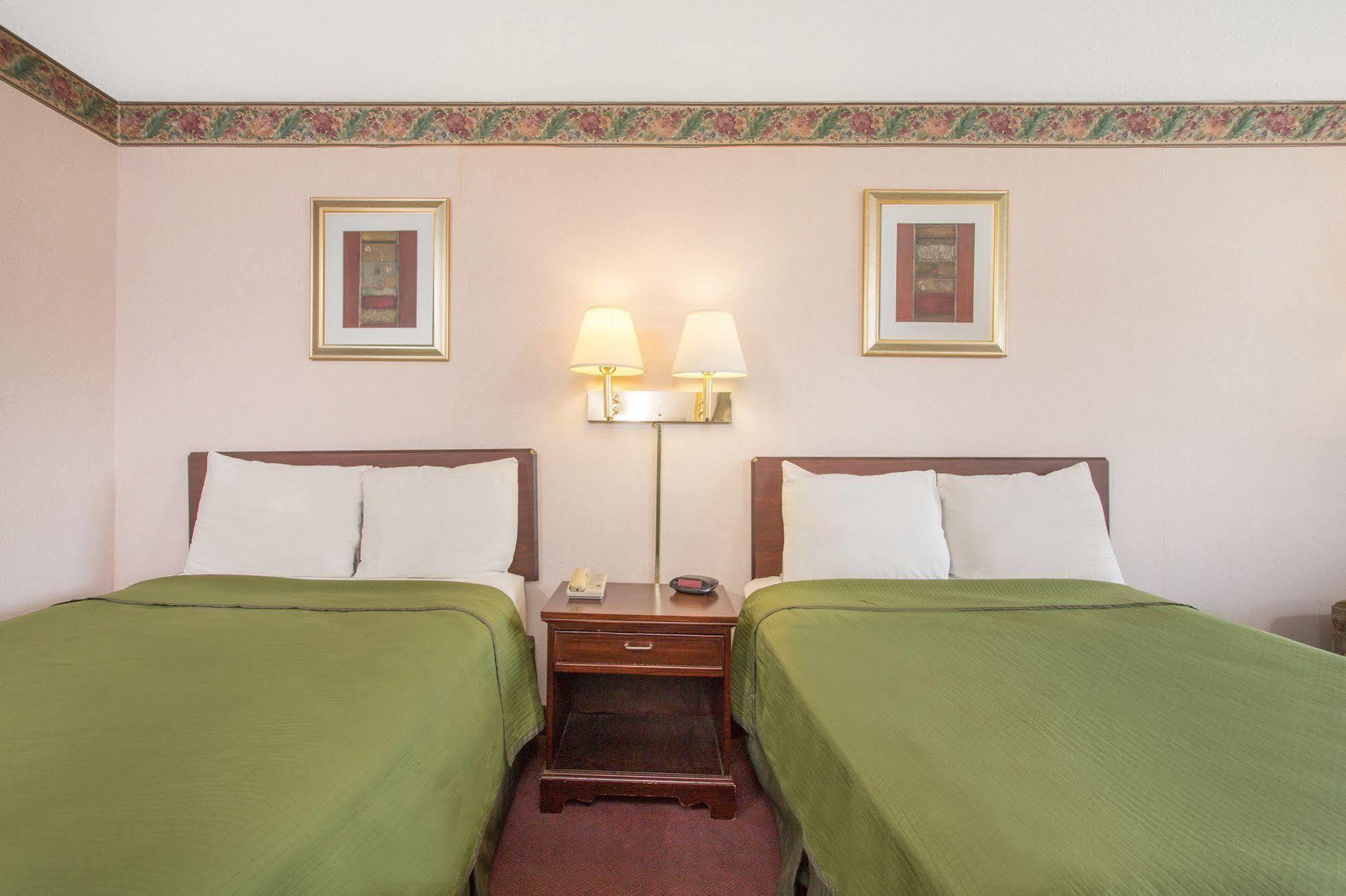 Knights Inn Roanoke Esterno foto