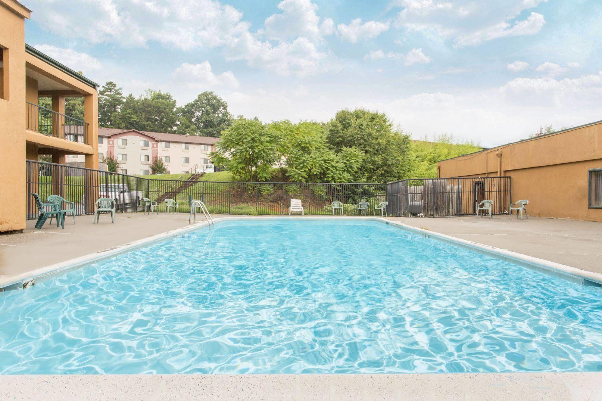 Knights Inn Roanoke Esterno foto